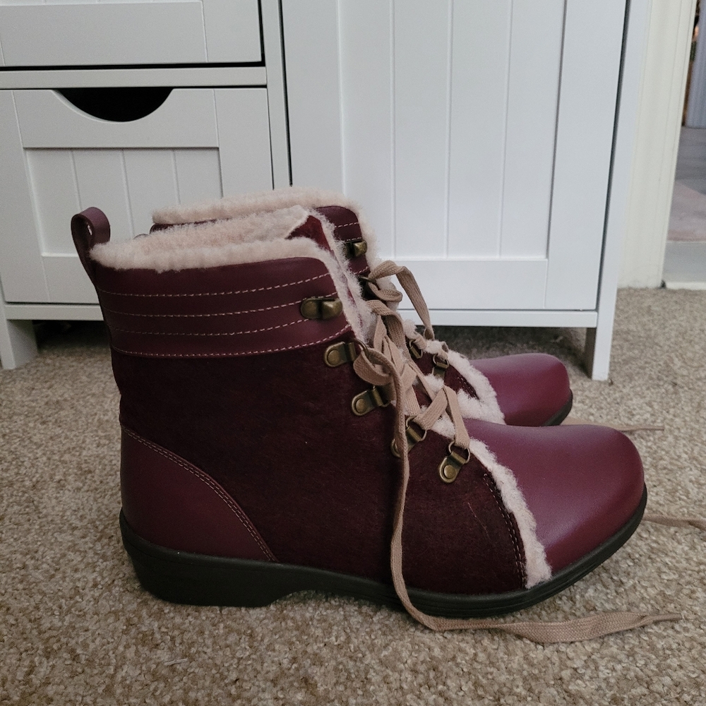 Women's Spenco Burgundy Boots with Fur Details, Size 7.5 - Picture 8 of 9